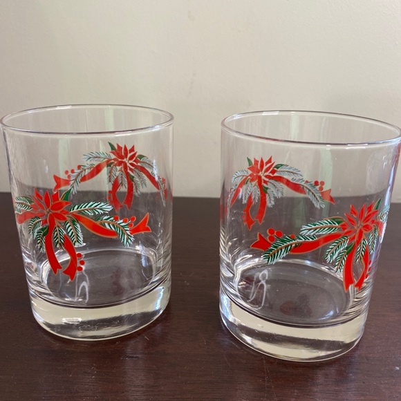 Set of 2 pointsettia and ribbon vintage old fashion 4” glasses - Picture 3 of 4